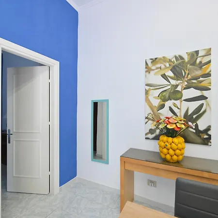 Ginestra A Con Balcone 伊斯基亚