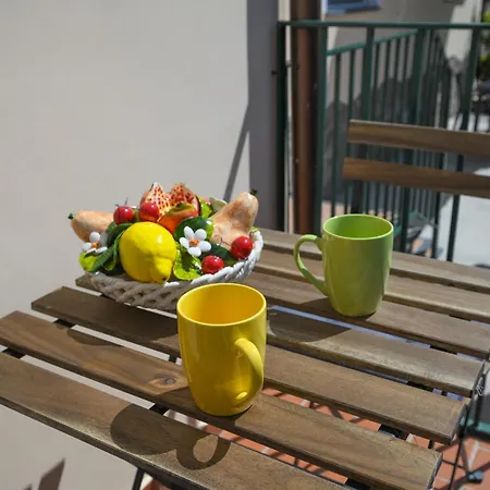 Ginestra A Con Balcone
