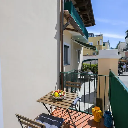 Apartamento Ginestra A Con Balcone Isquia